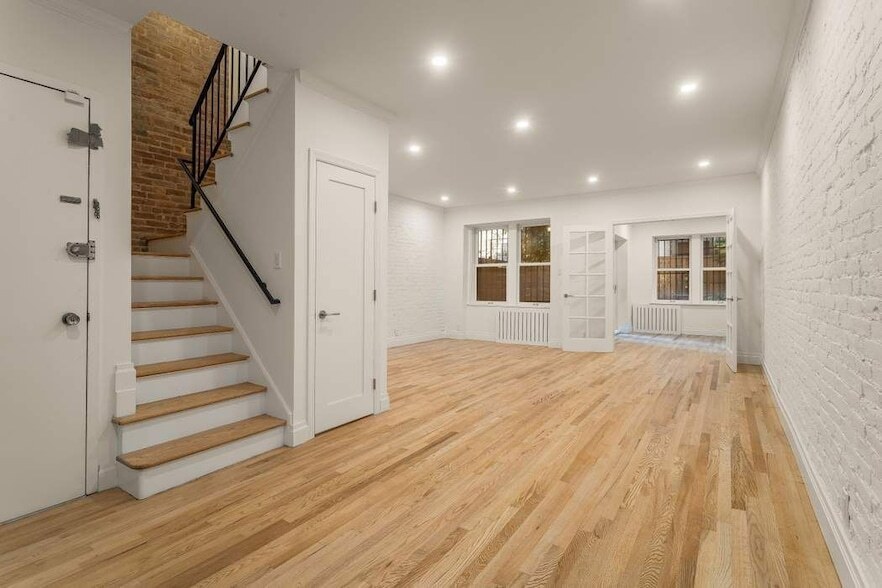 48 W 91st St, Unit 3800-516 in New York, NY - Building Photo