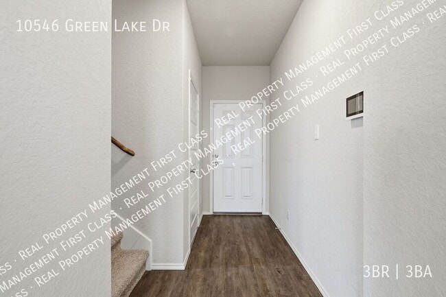 10546 Grn Lk Dr in San Antonio, TX - Building Photo - Building Photo