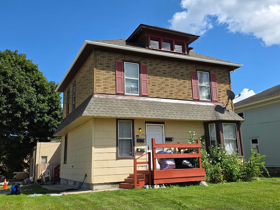 114 N Park St in Ypsilanti, MI - Building Photo