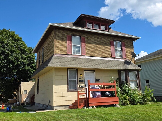 property at 114 N Park St