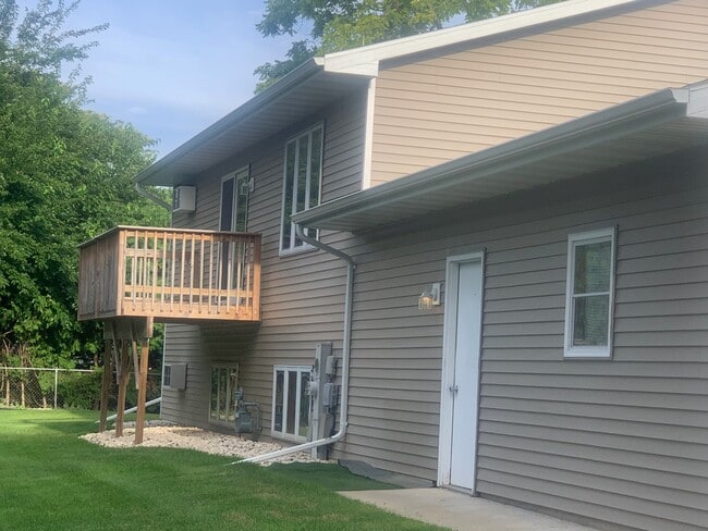 1617 Liberty St, Unit 1617 in Oshkosh, WI - Building Photo - Building Photo