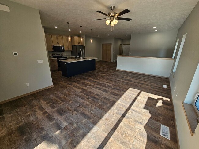 9622 W Tunis Dr in Sioux Falls, SD - Building Photo - Building Photo