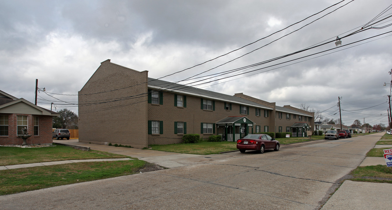 810 5th Ave in Harvey, LA - Building Photo