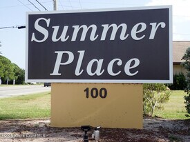 110 Summer Pl in Merritt Island, FL - Building Photo