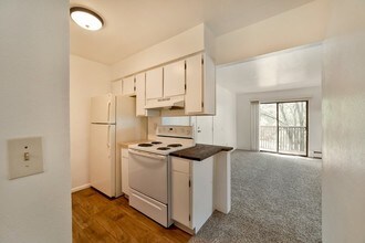 5995 W Hampden Ave-Unit -UNIT G22 in Denver, CO - Foto de edificio - Building Photo