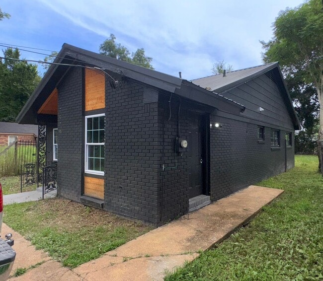 2499 Calvert Ave in Memphis, TN - Building Photo - Building Photo
