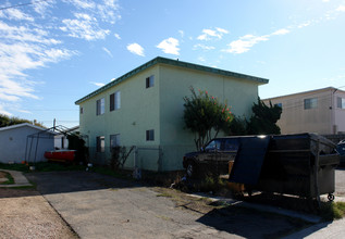 582 12th St in Imperial Beach, CA - Building Photo - Building Photo