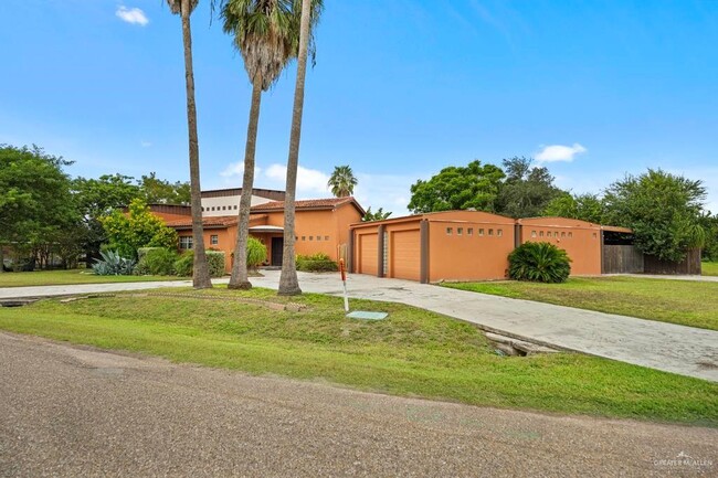 3700 Sunbow Ln in McAllen, TX - Foto de edificio - Building Photo