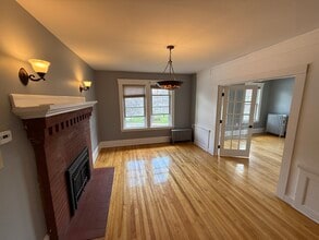 612 Grove St, Unit 2 in Worcester, MA - Building Photo - Building Photo