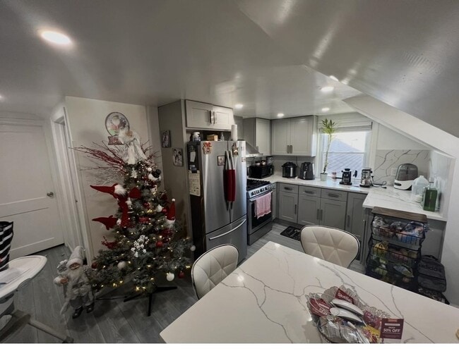 28 Linden Ave in Kearny, NJ - Foto de edificio - Building Photo