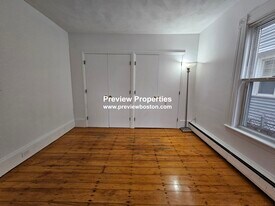 5 Lawrence Pl, Unit 1 in Boston, MA - Building Photo