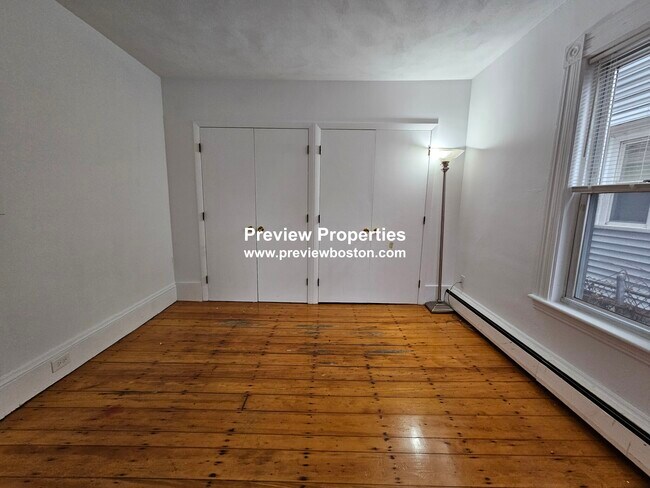 property at 5 Lawrence Pl