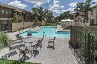 13800 Lyndhurst St in Austin, TX - Building Photo - Building Photo