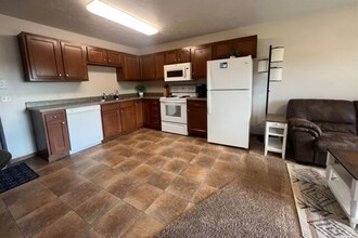 1624 S Doodler Dr in Sioux Falls, SD - Building Photo - Building Photo