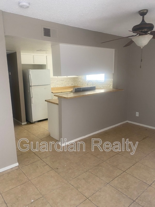 2125 Exeter Dr in Las Vegas, NV - Building Photo - Building Photo