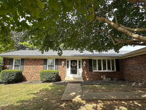 1721 Erin Way in Bowling Green, KY - Building Photo - Building Photo