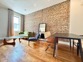 Furnished room/NOT APARTMENT in Brooklyn, NY - Building Photo