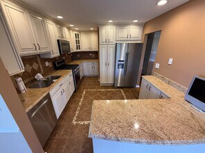 2950 Northampton Dr in Rolling Meadows, IL - Building Photo - Building Photo