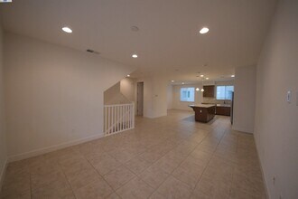 5530 Esprit Way in Dublin, CA - Building Photo - Building Photo