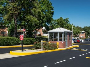 Campus Gardens in Hyattsville, MD - Building Photo - Building Photo