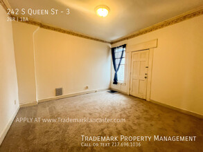 242 S Queen St in Lancaster, PA - Building Photo - Building Photo