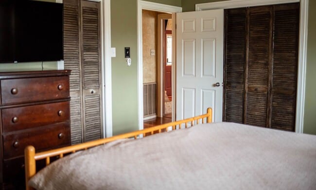 property at 1911 Shadow Bend Dr