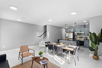 1222 NW 30th St in Miami, FL - Building Photo - Building Photo