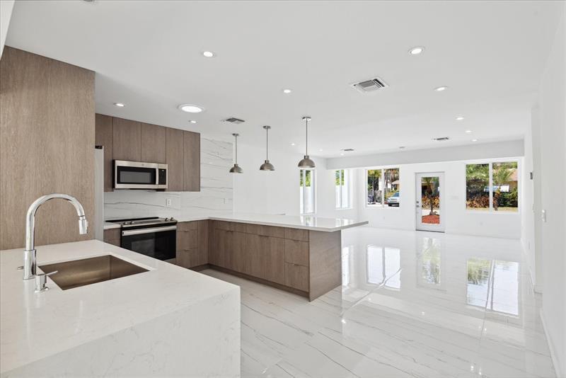 2201 NE 9th Ave in Wilton Manors, FL - Foto de edificio