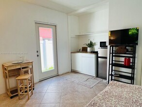 11400 NE 13th Ave in Miami, FL - Building Photo - Building Photo