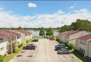 1103 Cypress Gardens Blvd, Unit 11 in Winter Haven, FL - Building Photo