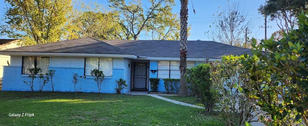 5515 W Airport Blvd in Houston, TX - Building Photo