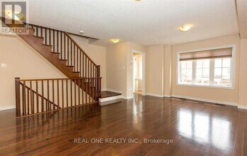 16 Dorchester Ter in Hamilton, ON - Building Photo - Building Photo