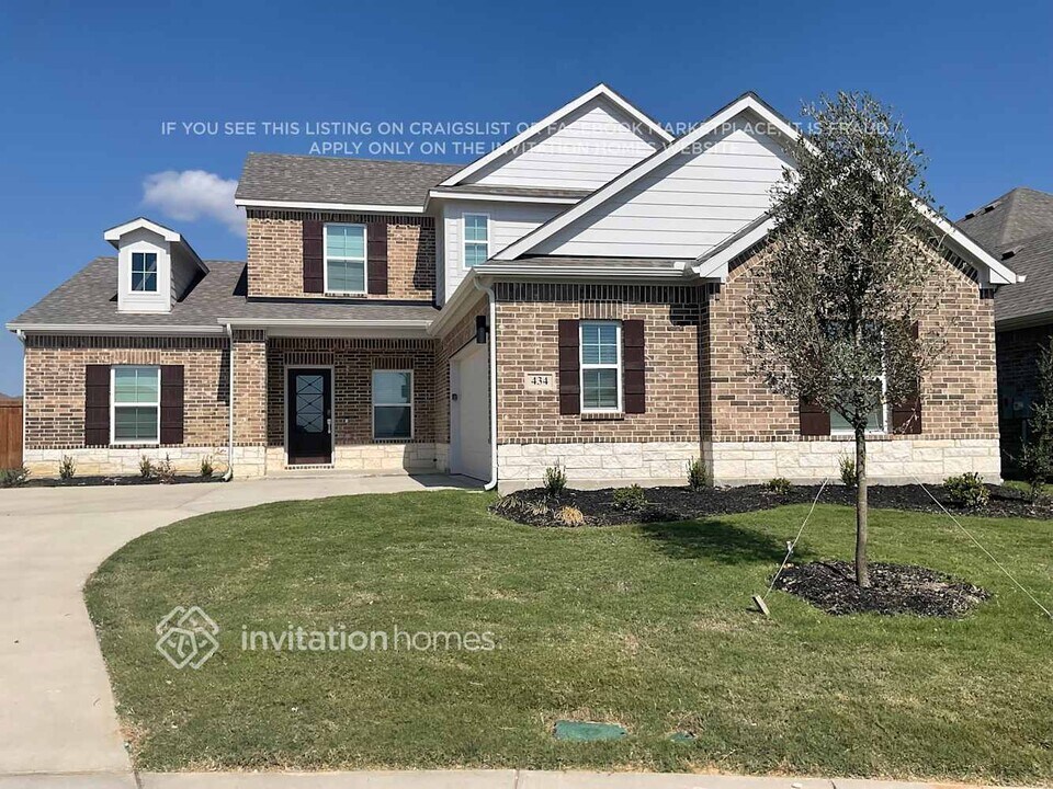 434 Amberville Dr in Red Oak, TX - Building Photo