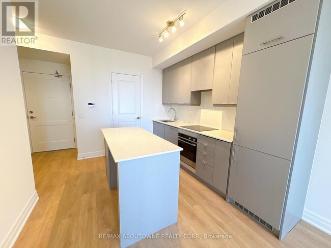 30-2430 Elm Dr W