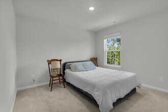 2005 Ella Bengel Dr in New Bern, NC - Building Photo - Building Photo