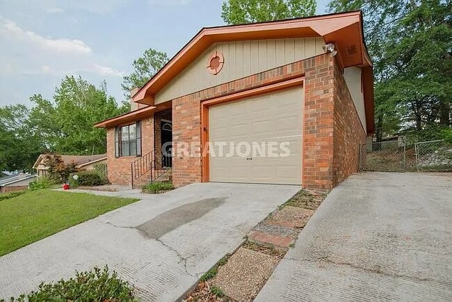 property at 3414 Aurelia Dr