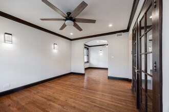 6411 N Talman Ave, Unit 301 in Chicago, IL - Building Photo - Building Photo