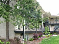 Americana Apartments in Lexington, KY - Foto de edificio - Building Photo