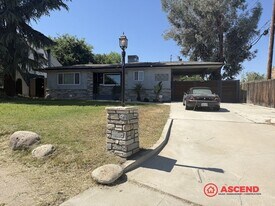 412 Balsam Ave in Bakersfield, CA - Building Photo