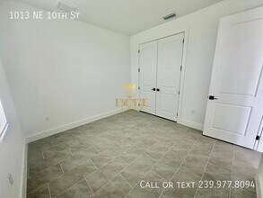 1013 NE 10th St in Cape Coral, FL - Building Photo - Building Photo