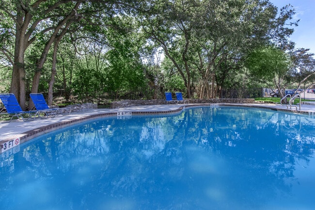 Bainbridge Apartments in Austin, TX - Building Photo - Building Photo