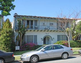 141 S Roxbury Dr in Beverly Hills, CA - Building Photo - Building Photo