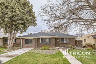 1754 Quebec St in Denver, CO - Building Photo