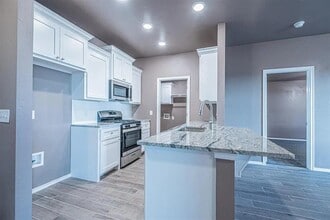 1706 Highland Loop in Guthrie, OK - Building Photo - Building Photo