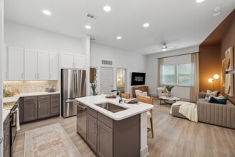 Alta Sunset Heights in Houston, TX - Building Photo - Building Photo