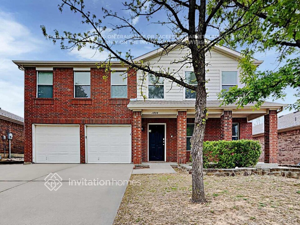1804 White Feather Ln in Fort Worth, TX - Building Photo