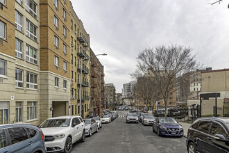 1378 Shakespeare Ave in Bronx, NY - Foto de edificio - Building Photo