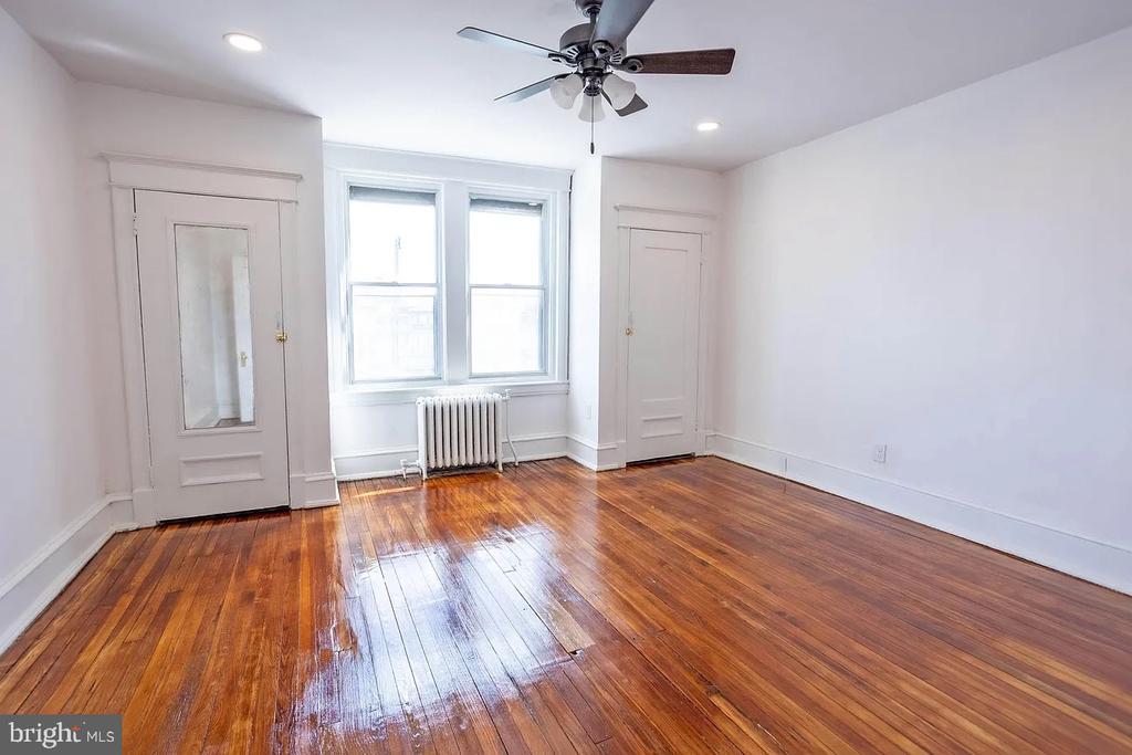 5035 Springfield Ave-Unit -3 in Philadelphia, PA - Building Photo