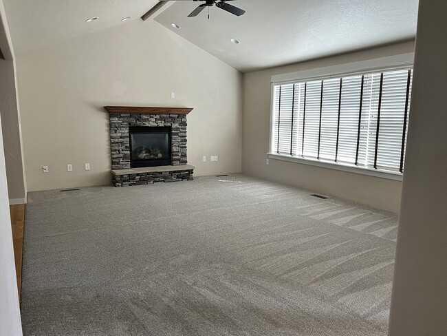 6508 Jordon Jct in Klamath Falls, OR - Building Photo - Building Photo