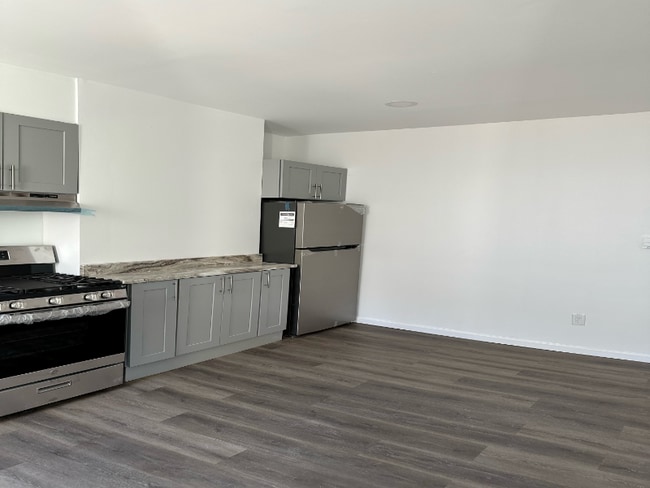 78 Market St in Paterson, NJ - Foto de edificio - Building Photo